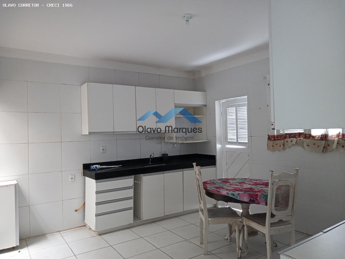 Casa para alugar com 5 quartos, 250m² - Foto 10