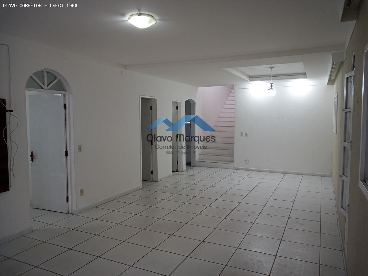 Casa para alugar com 5 quartos, 250m² - Foto 3
